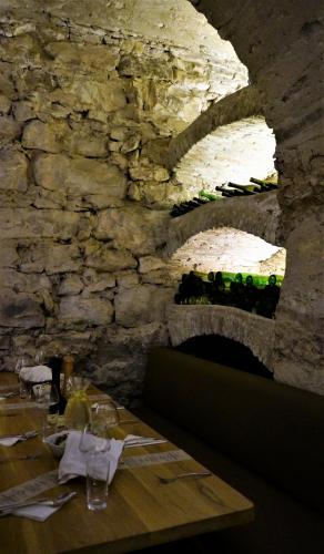 17.11.25_156_Ресторан U Mecenase (Malostranske namesti 10).JPG