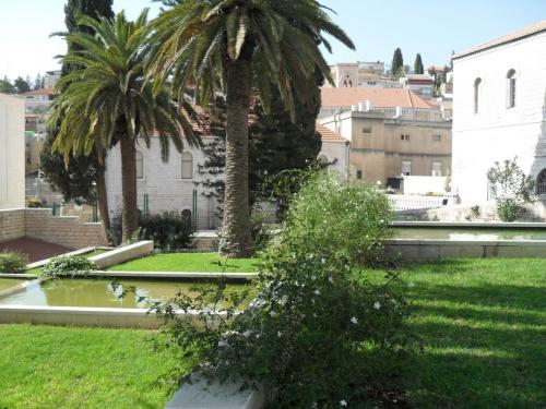 096_10.11.16_12-47_Назарет_Двор Базилики Благовещения.JPG