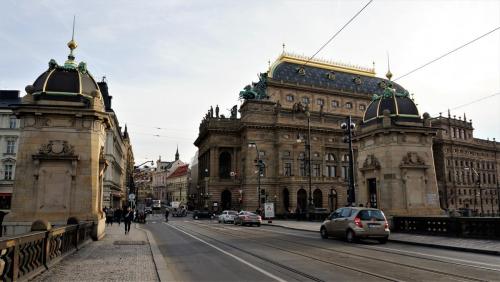 17.11.25_100_Национальный театр.JPG