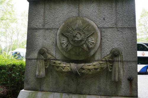 14.05.11_045_Берлин_Трептов парк.JPG