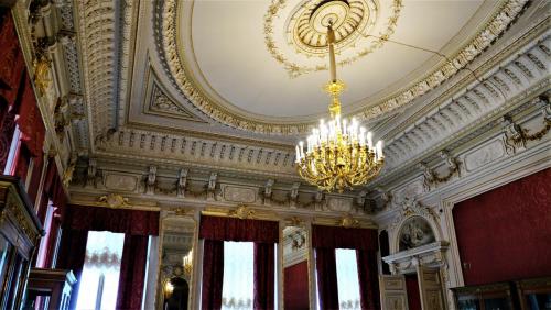 476_Малиновый кабинет. Апартаменты императрицы Марии Александровны.JPG