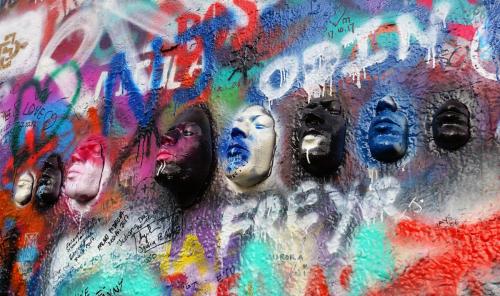 17.11.25_041_Стена Джона Леннона.JPG