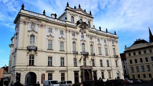 17.11.24_032_Архиепископский дворец.JPG