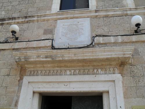 174_10.11.25_13-04_Хайфа_Монастырь Стелла Морис(Кармелиток, вход).JPG