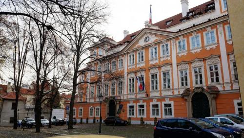 17.11.25_036_Buquoyský дворец.JPG