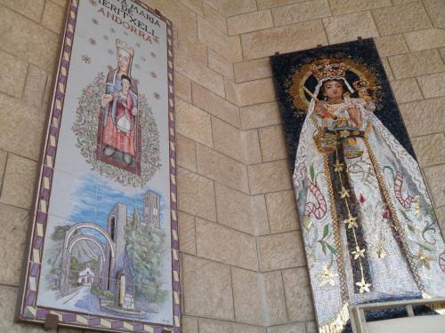 019_10.11.16_11-44_Назарет_Церковь Благовещения_во дворе.JPG