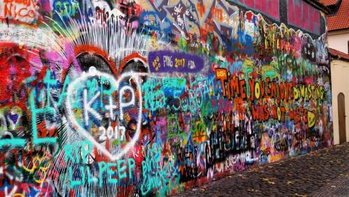 17.11.25_038_Стена Джона Леннона.JPG