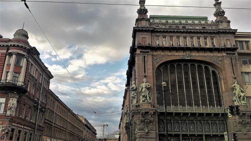 37_В Елисеевском магазине.jpg