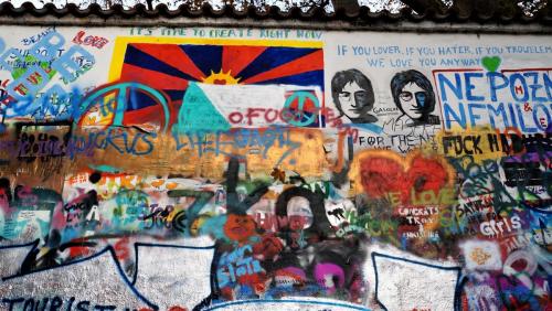 17.11.25_039_Стена Джона Леннона.JPG