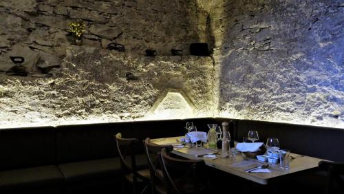 17.11.25_155_Ресторан U Mecenase (Malostranske namesti 10).JPG