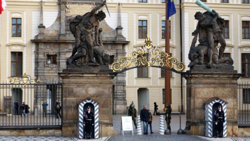 17.11.24_036_Пражский град_Первый Двор_Ворота Гигантов.JPG