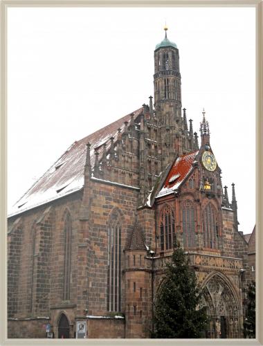DSCN1539_Нюрнберг Церковь Богоматери с часами Менляйнлауфен.jpg