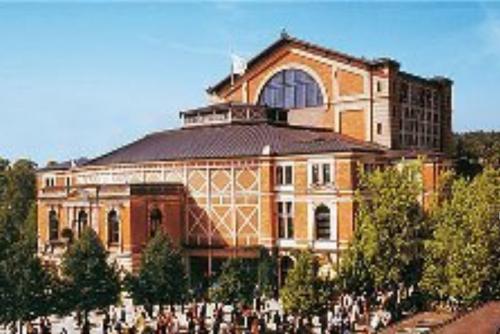 вагнер оперный театр.jpg