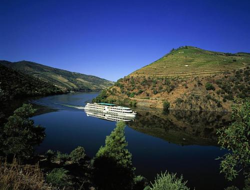 Cruise-on-Douro-River-LR-Photo-credit-to-Jose-Manuel.jpg