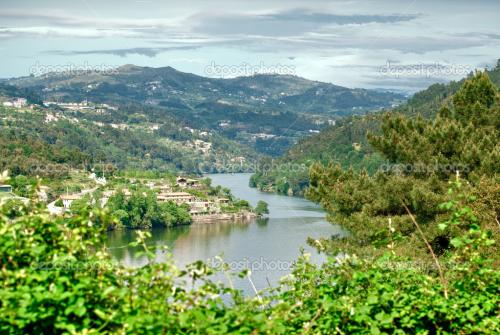 depositphotos_6500260-Douro-Valley.jpg