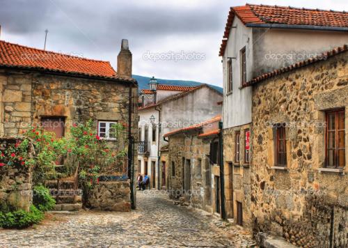 depositphotos_33076137-Old-rural-village-of-Linhares-da-Beira.jpg