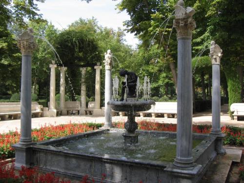 Aranjuez_JardinIsla_FuenteEspinario2.jpg