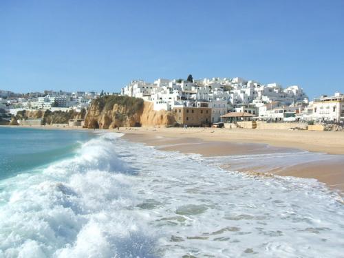 portugaliya-albufeira-panoramio_com-notflorrie.jpg