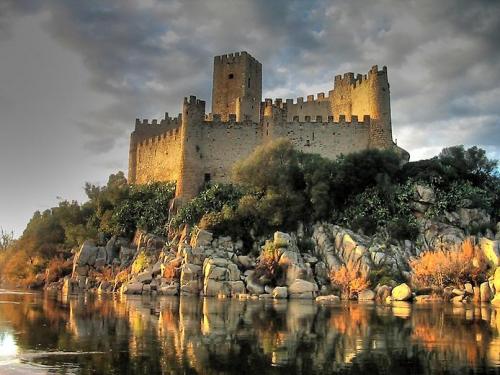 Almourolscastle.jpg