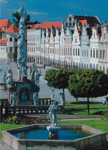TELC2_big.jpg