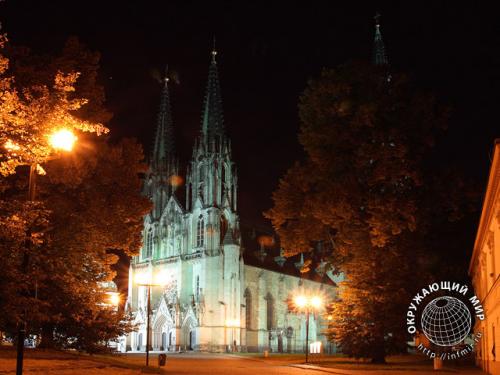 czech_olomouc_cathedral1.jpg