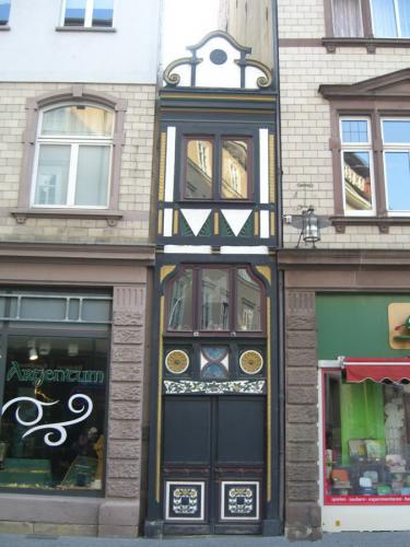 Узкий дом.jpg