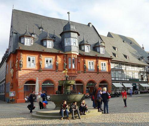 Здание гильдии конец 16 века.jpg