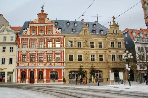 06-У большого очага+гильдий.jpg