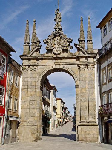 1-ворота Арко-да-Порта-Нова.jpg