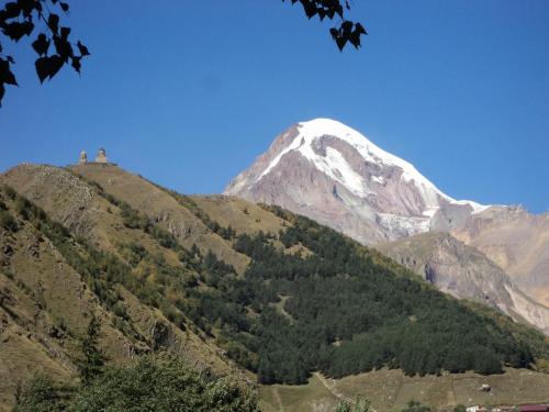 Казбек и Святая Троица.JPG