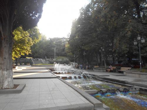 Фонтан в сквере.JPG