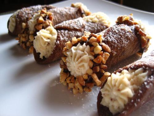 Cannoli_closeup1.JPG