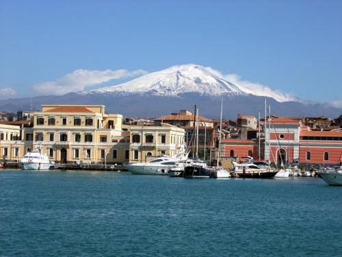 Catania-etna.jpg