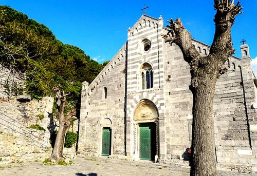 Porto-Venere-chiesa_San_Lorenzo1.jpg
