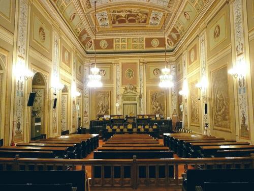 58798371_Sala_del_Parlamento_al_Interior_Palazzo_dei_Normanni_en_Palermo1.jpg