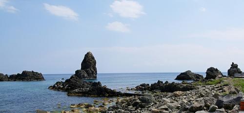 coastline-of-cyclopes-1353658.jpg
