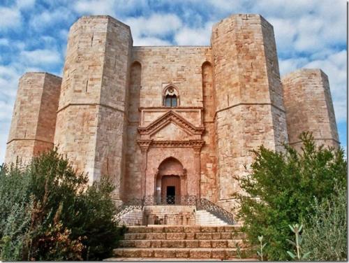 124339075_castel_del_monte_21.jpg