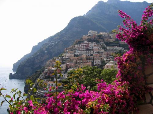 www.GetBg.net_World___Italy_Flowers_on_a_resort_of_Positano__Italy_063077_.jpg