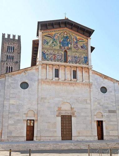 Basilica-of-Saint-Ferdinand-Lucca1.jpg