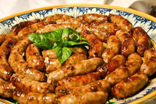 131021175447-gastronomy-tour-of-sicily-salsiccia-di-maiale.jpg