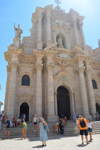 Дуомно на Соборной площади  5 век.JPG