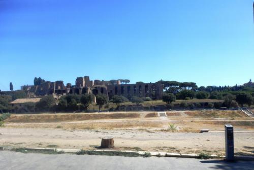 Большой цирк (ипподром) в Риме.JPG