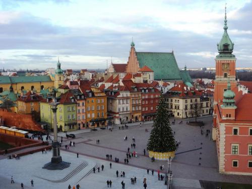 Вид с колокольни костела Святой Анны 6.JPG