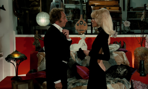 Высокий блондин в черном ботинке.png