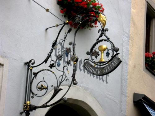 ротВинный магазинчик.jpg