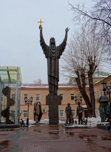 DSC00251двор Московского музея современного искусства.JPG