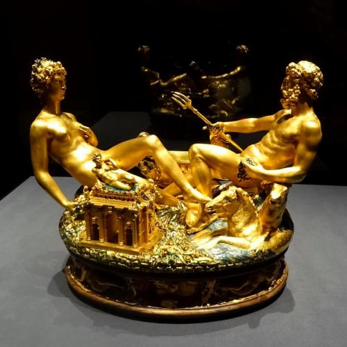 DSC00762Сальера-солонка работы Бенвенуто Челлини.JPG