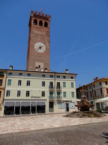 DSC07053площадь Гарибальди.JPG