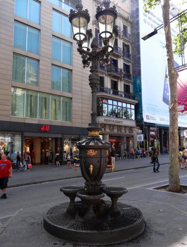 DSC07154фонтан Каналетес.JPG