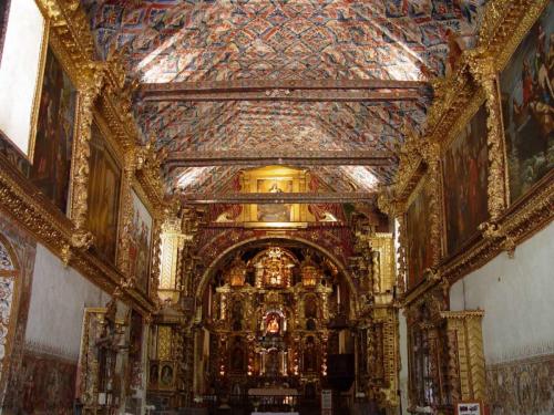 San Pedro Apostol de Andahuaylillas.jpg